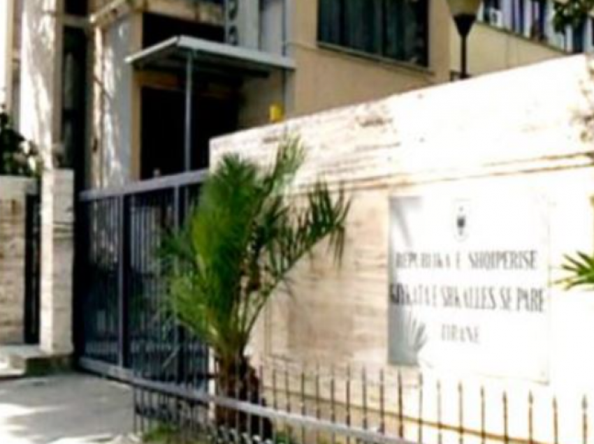 Gjykata e Tiranës vendos masën arrest shtëpie për 18 punonjësit e IEVP të Fierit