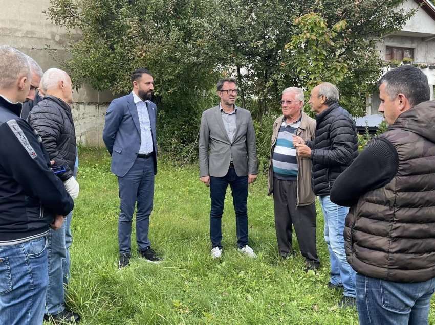 Ministri Krasniqi takon qytetarët në veri të Mitrovicës – flasin për hallet e tyre