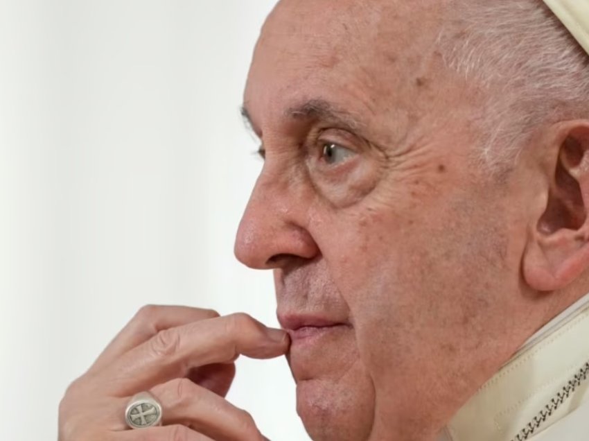 “Jam ende gjallë”– Papa Françesku lirohet nga spitali