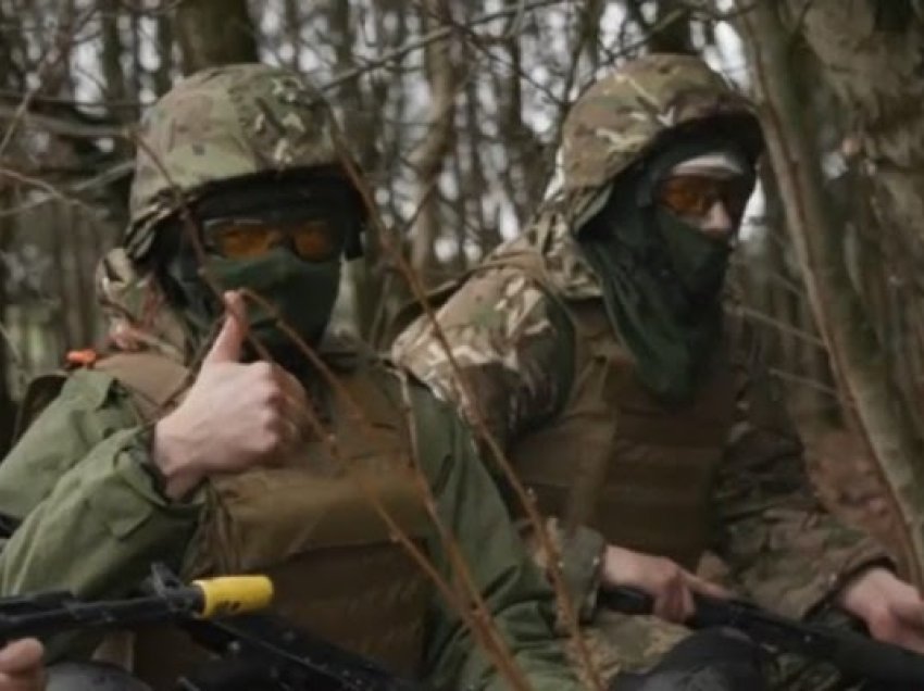 ​NATO me aleatë trajnojnë rekrutët ukrainas
