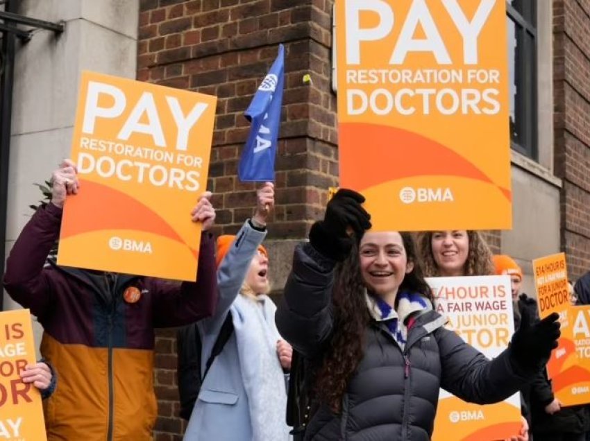 Angli, mijëra mjekë planifikojnë një tjetër grevë