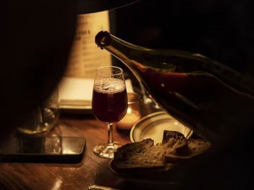 Konsumimi i kontrolluar i alkoolit nuk ka asnjë përfitim shëndetësor, thonë studiuesit