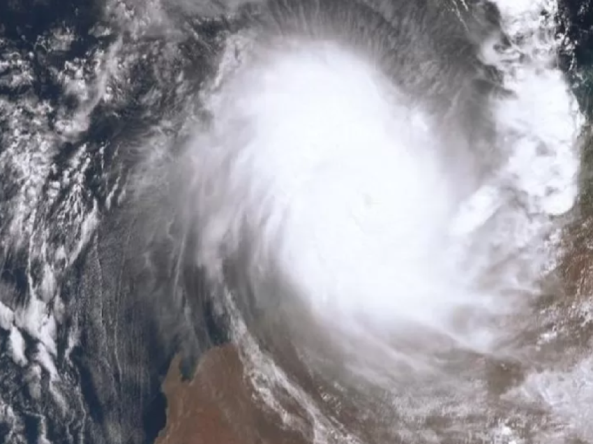 Australia Perëndimore përgatitet për stuhinë më të madhe