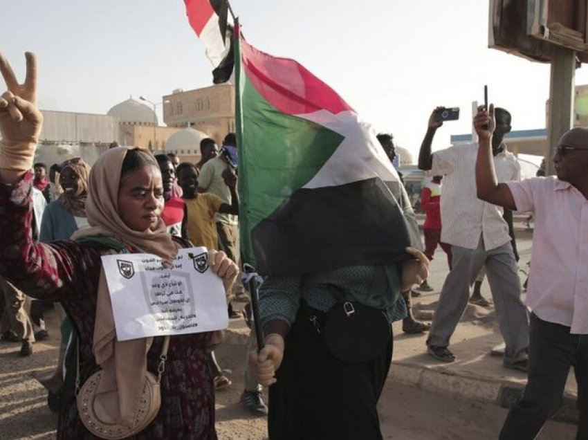 Përshkallëzohet situata në Sudan, reagon Blinken: Mund të jetë duke u lobuar kundër kalimit të një procesi politik