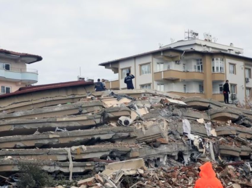 Pas tërmetit, Stambollin e pushton frika për një fatkeqësi edhe më të madhe