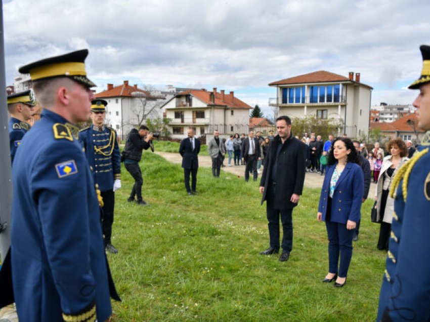 Osmani në Ditën e Dëshmorëve të Prishtinës: Dëshmorët e UÇK-së janë kujtimi dhe motivi i përhershëm për Republikën e Kosovës