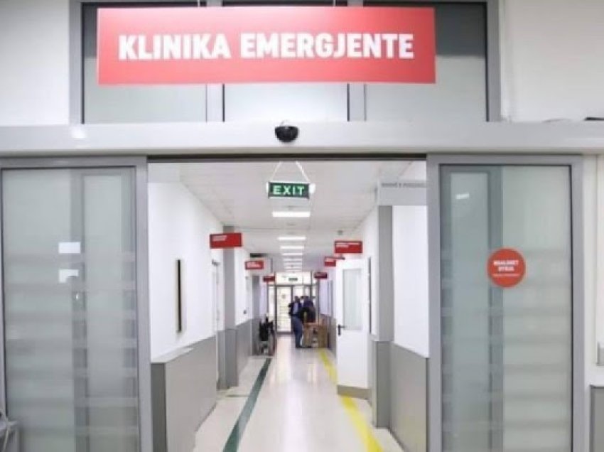 Njëri fëmijë që u lëndua te “Faik Konica” do të operohet