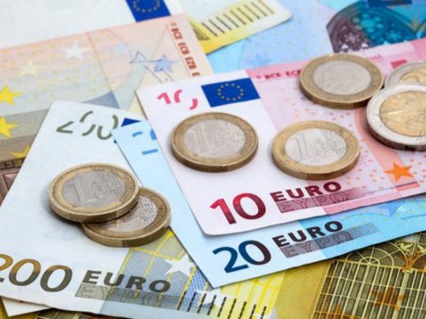 Euro në “greminë”, ja sa është vlera e dollarit dhe paundit në tregun valutor