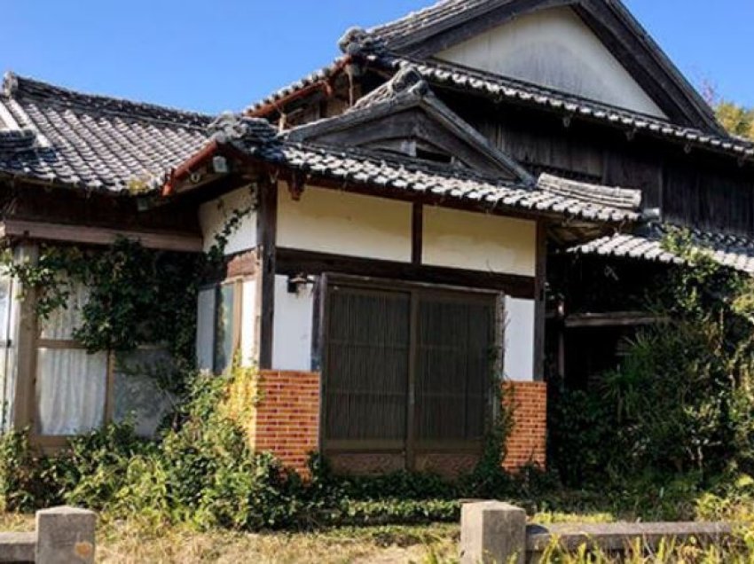 Japoni, disa shtëpi shiten për rreth 25 mijë dollarë