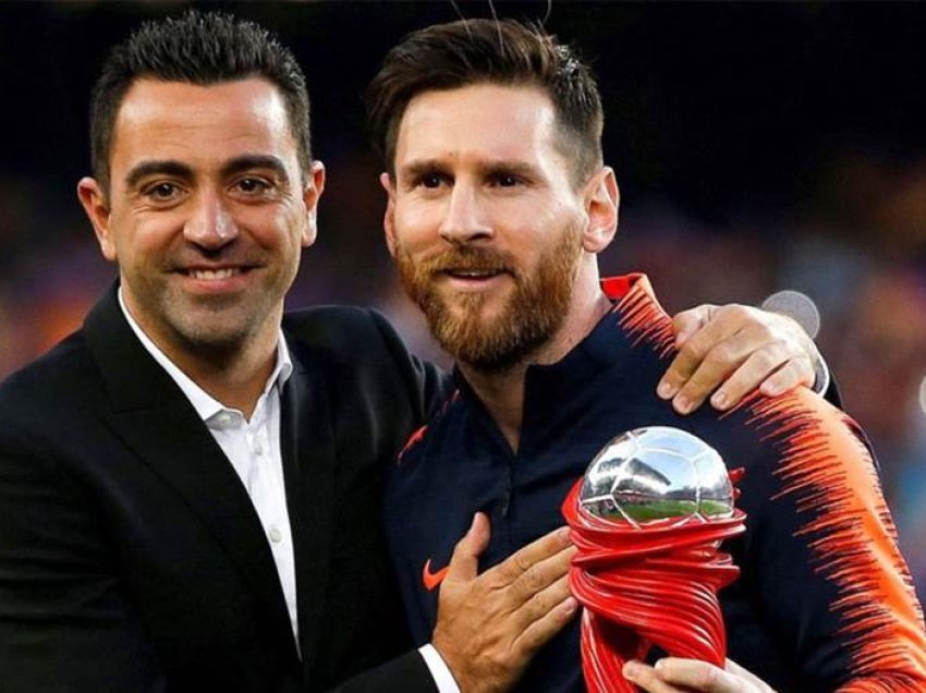 Messi darkon me futbollistët e Barcelonës