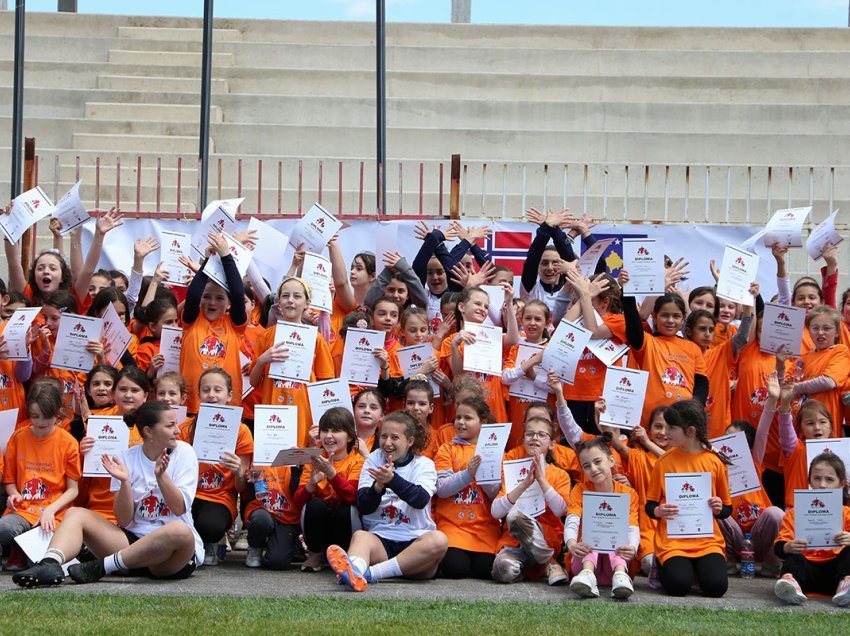 U përmbyll edicioni i katërt i projektit “Girls’ Football Coaching Course” 