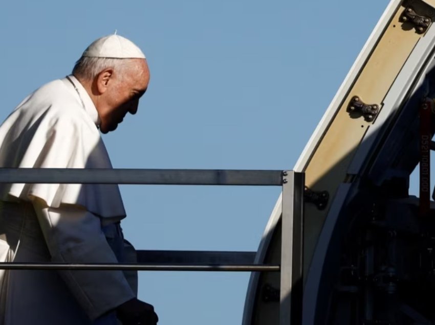 Papa nis vizitën treditore në Hungari
