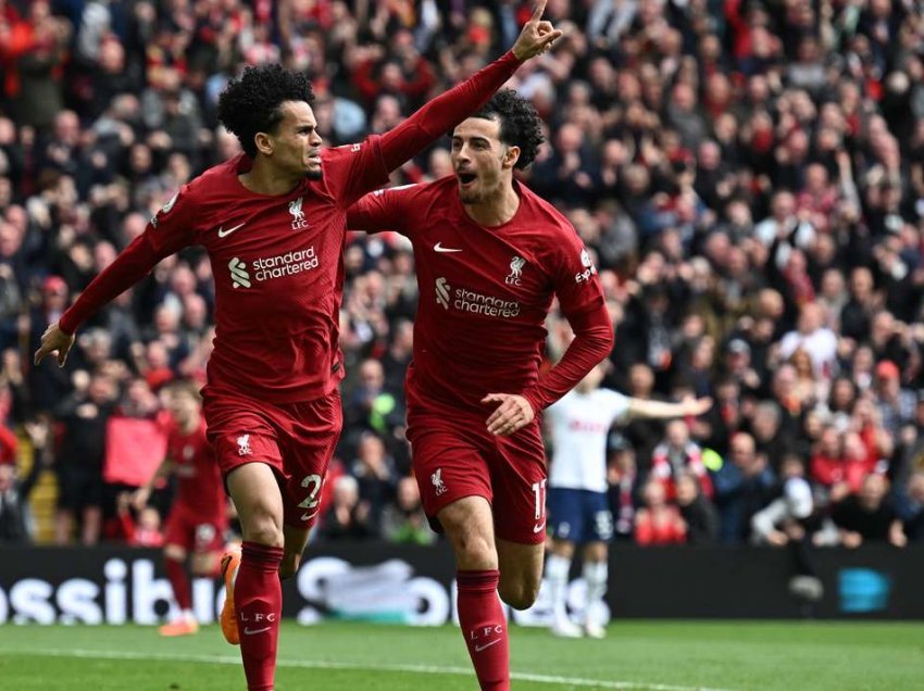 Shtatë gola dhe dramë në Anfield, Liverpooli ngadhënjen në derbi