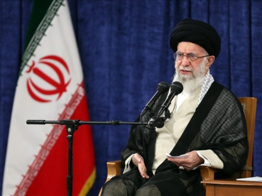 Udhëheqësi suprem i Iranit: Edhe një amerikan në Irak është i tepërt