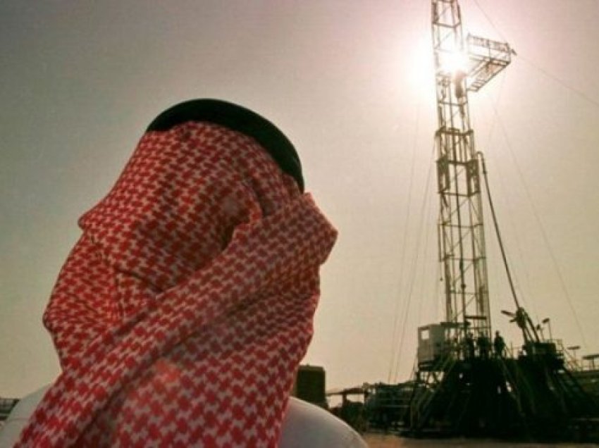 Arabia Saudite pakëson prodhimin e naftës me qëllim rritjen e çmimit