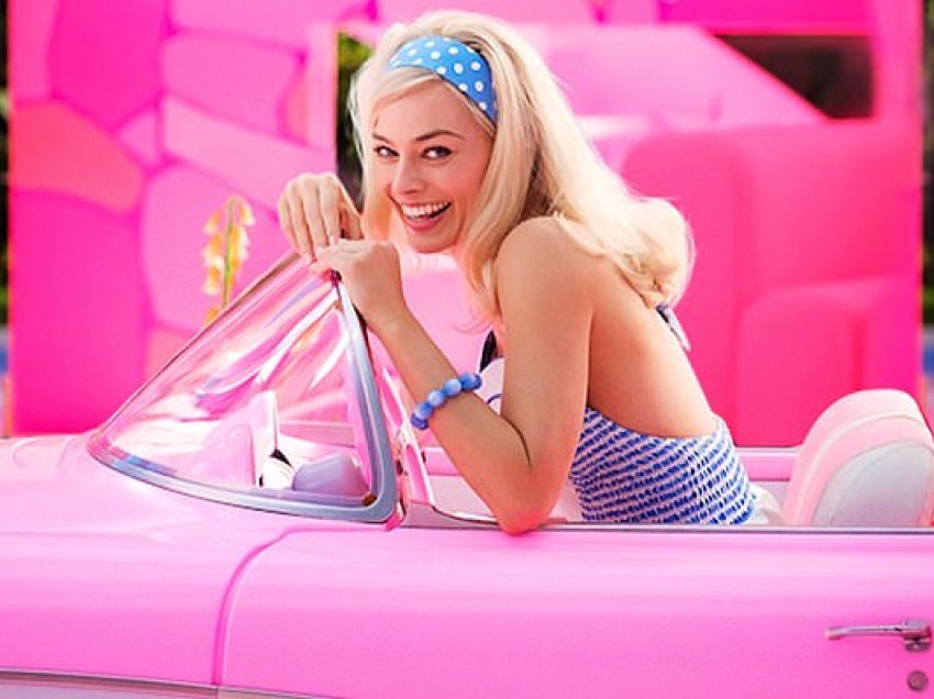 “Barbie” shkruan historinë – bëhet filmi i parë i një regjisoreje femër që arrin mbi një miliard dollarë fitime