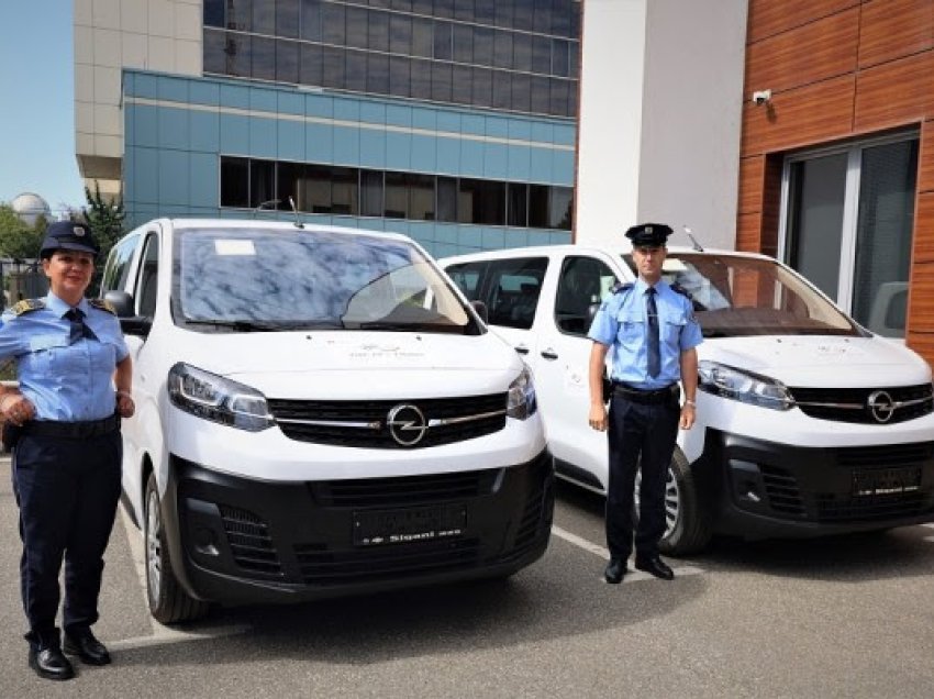 ​Policia e Kosovës pranoi donacion dy automjete nga Organizata Ndërkombëtare për Migrim
