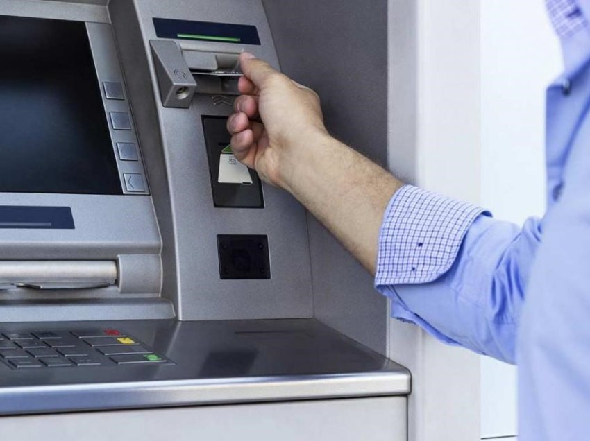 Dikush i deponon njëzet 50 euroshe false, bankomati në Gjilan dështon t’i detektojë