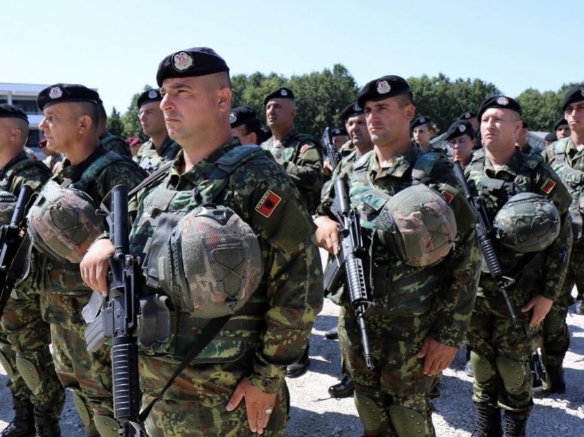 Shqipëria sjellë trupa shtesë në Kosovë