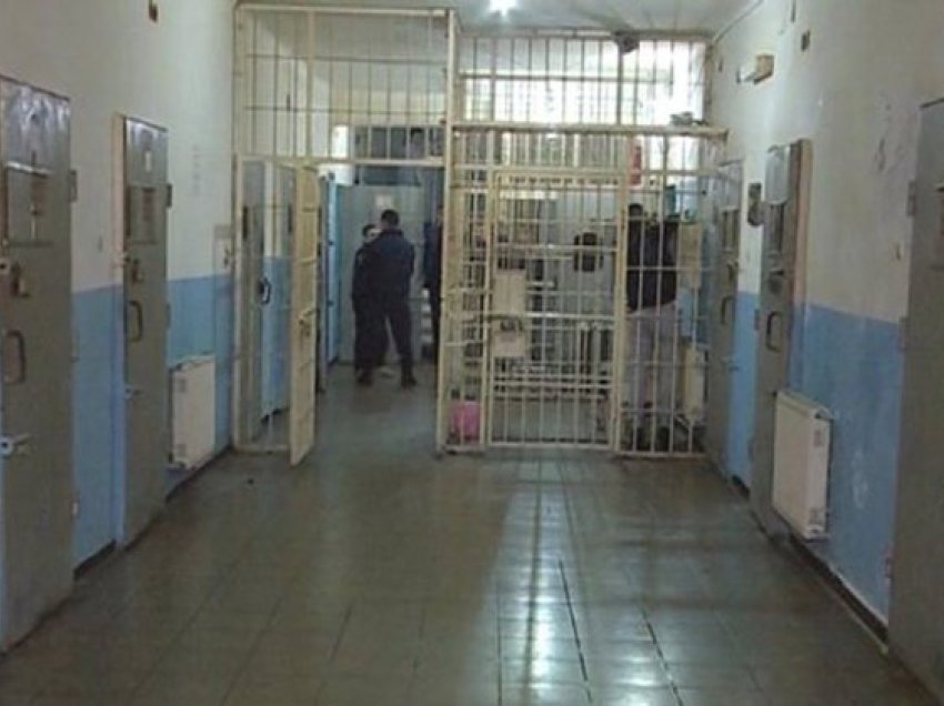 Vdes papritur 37-vjeçari në burgun e Rrogozhinës, ja dyshimet e para