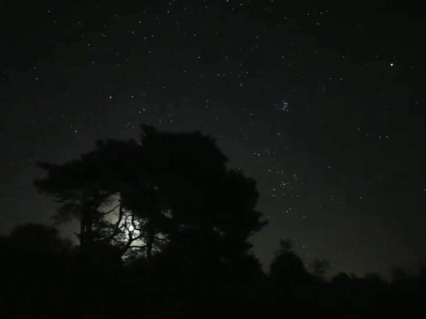 Mbrëmë kishte një shi meteorësh, nëse e keni humbur shikoni këto pamje fantastike