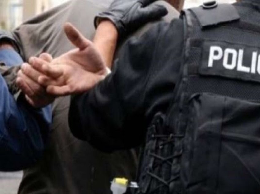 Kaloi ilegalisht kufirin, arrestohet serbi