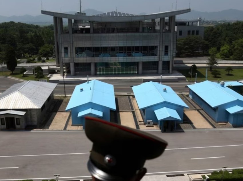Koreja e Veriut pretendon se “diskriminimi racor” e shtyu ushtarin amerikan të dezertojë