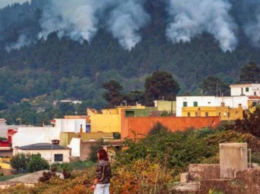 Zjarri vdekjeprurës në ishullin Tenerife të Spanjës, mbi 26 mijë persona të evakuuar