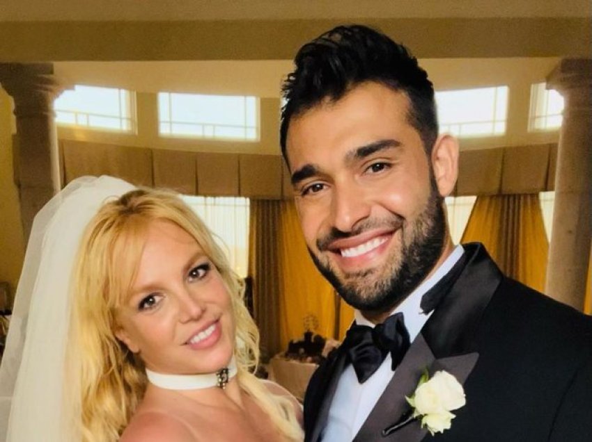 Tha se e ka sulmuar dhe tradhtuar, por Sam Asghari e paska braktisur Britney Spears prej muajsh