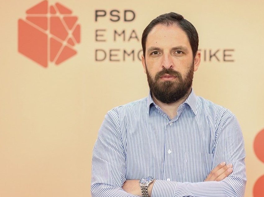 Anëtari i PSD-së i reagon Manxhukës: Kushtetuta s’ka rendësi sepse Albini është mbi Kushtetutën