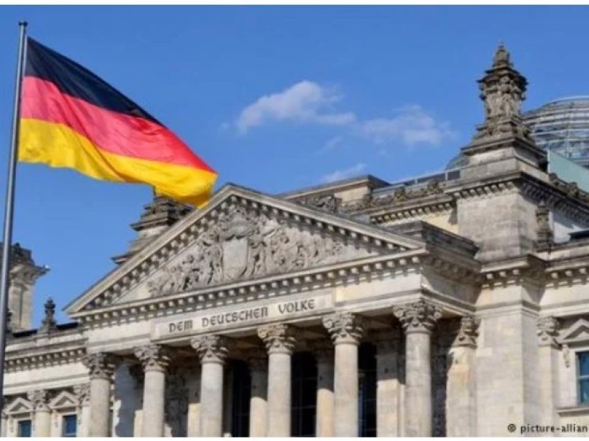 Lehtësohet ligji, në Gjermani mund të ndryshosh gjini në dokumente