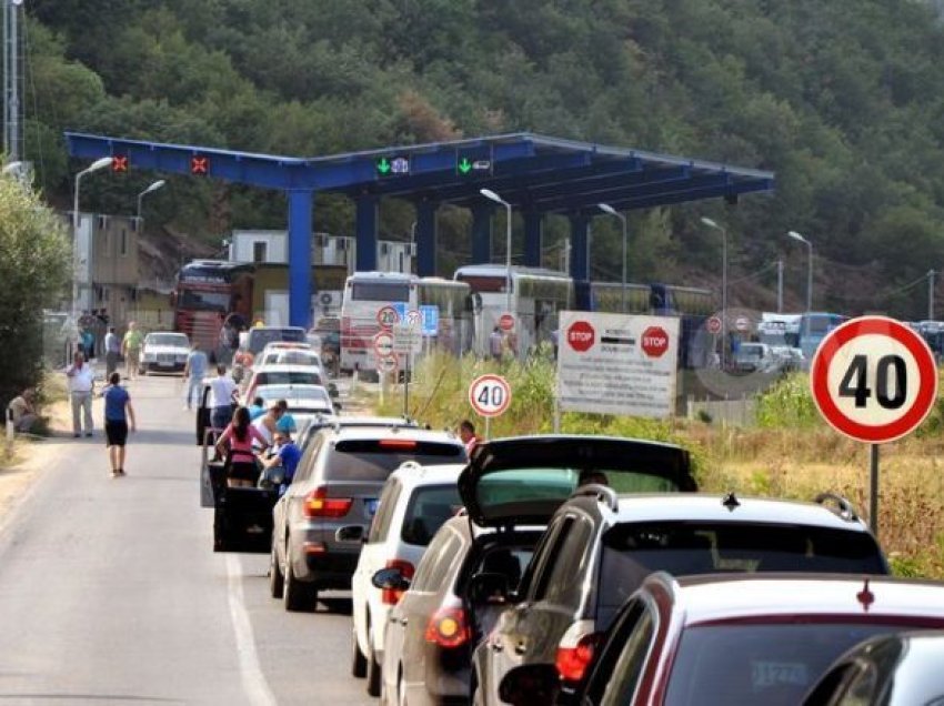 1 orë pritje në Merdarë për të dalë nga Kosova 