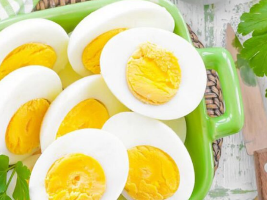 Arsyet përse duhet të hani vezë të ziera në mëngjes