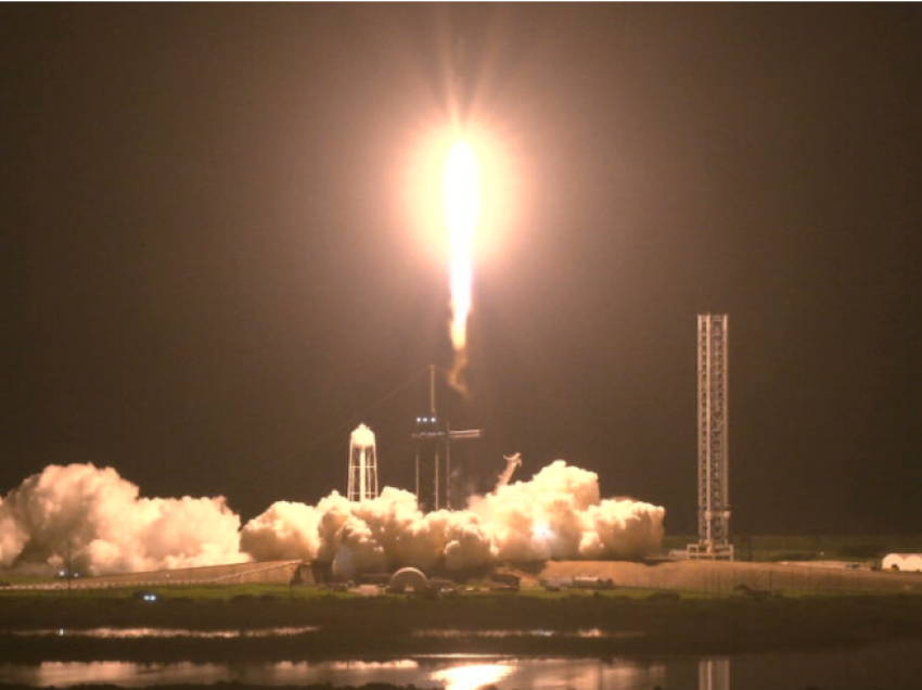 Katër astronautë nisen me raketë Space X drejt Stacionit Ndërkombëtar të Hapësirës