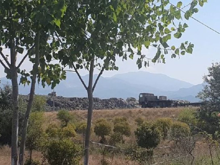 Policia ruan landfillet! Fiket zjarri në Elbasan, Bashkia: Ishte i qëllimshëm
