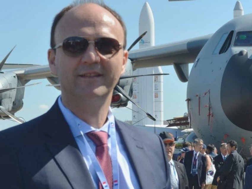 Arianit Islami emërohet drejtor i ri i Aviacionit Civil