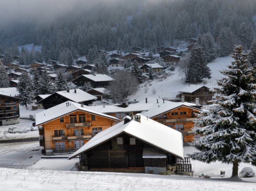 Katër ditë pas vapës në Zvicër bie borë! Temperatura kanë rënë me 30 gradë