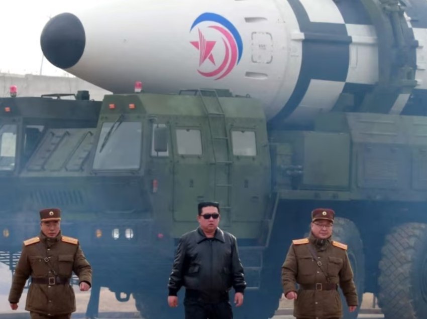 Kimi i kërkon ushtrisë të jetë në gatishmëri për “komplotin amerikan” për pushtimin e Koresë së Veriut