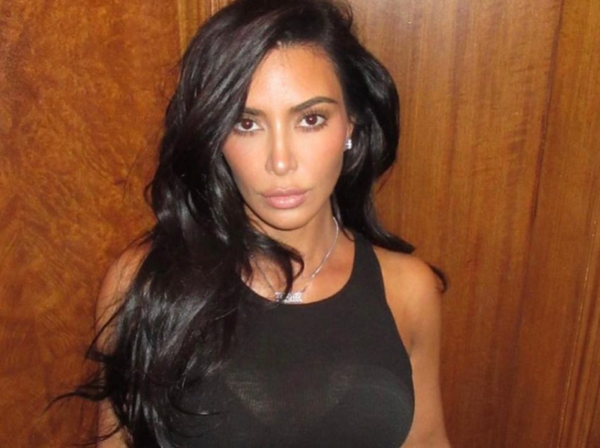 Kim Kardashian e shqetësuar për pamjet nudo të ish-bashkëshortit të saj Kanye West: Nuk e di se çfarë do t’u them fëmijëve