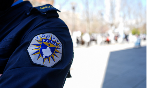 Policia në Zubin Potok has në një mbishkrim që nxit urrejtje 
