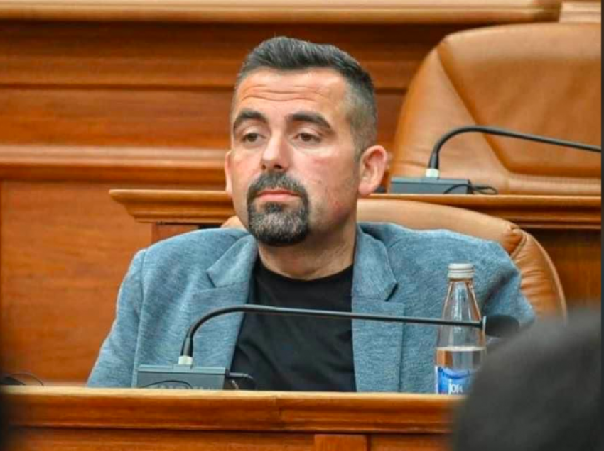 Tifozët e mllefosur me lojtarët e Lirisë, afaristi Shkodran Kryezi kërkon përgjegjësi nga menaxhmenti
