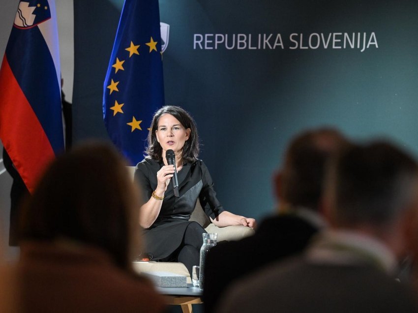 Baerbock, Vuçiqit: S’mundesh në dy karrige njëkohësisht – dhe të nxitësh tensionet me Kosovën