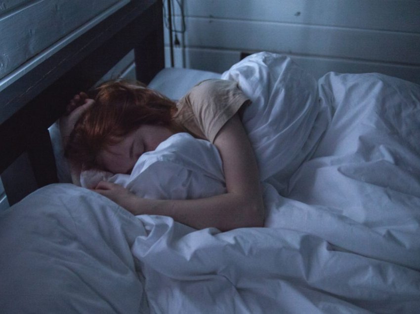 Katër arsye pse gjumi është i rëndësishëm nëse doni të humbni peshë