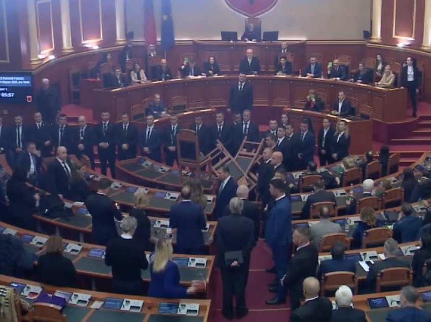Kuvendi miratoi arrestimin e tij, Berisha refuzoi të flasë në Kuvend! Kushti që vendosi