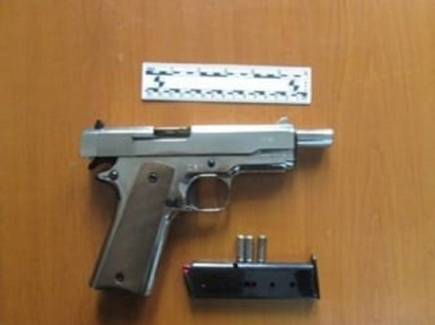 Në një aheng familjar konfiskohet një armë në Skënderaj