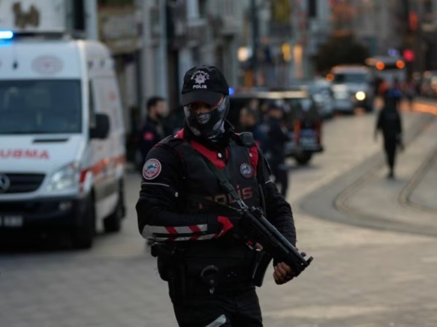 Turqia i arreston mbi 300 të dyshuar për lidhje me Shtetin Islamik