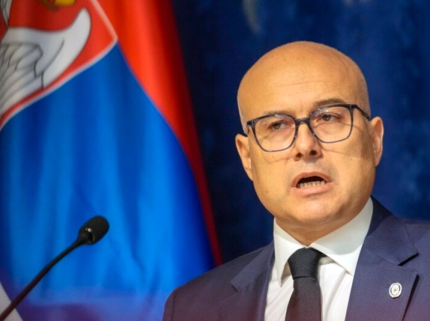 Ministria serbe e Mbrojtjes mohon se po stërvit grupe në poligonet e saj