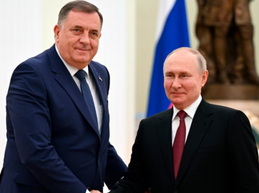 Udhëheqësi i serbëve të Bosnjës Milorad Dodik zotohet të copëtojë vendin me gjithë paralajmërimet amerikane