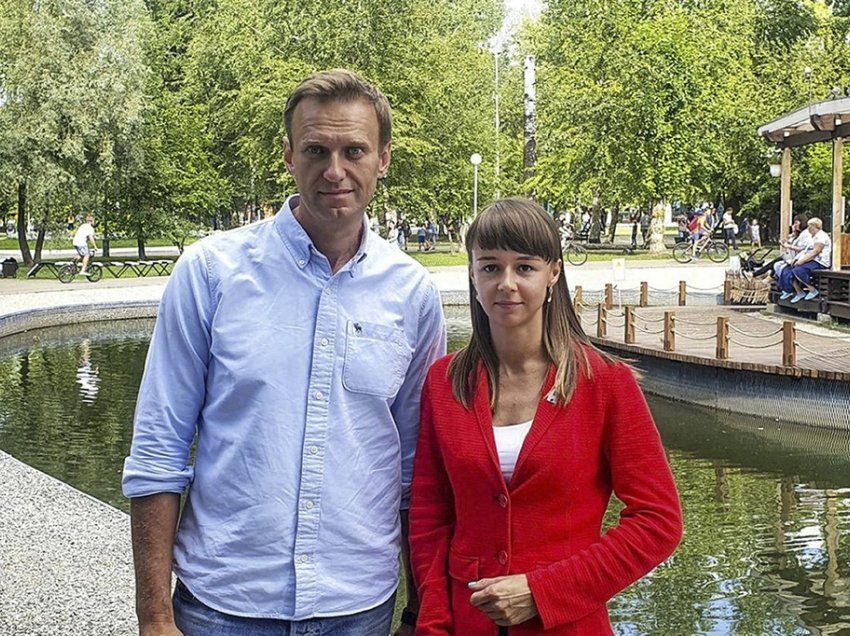 Vijojnë sulmet ndaj kritikëve të Putinit, aleatja e Navalny-t dënohet me 9 vjet burg
