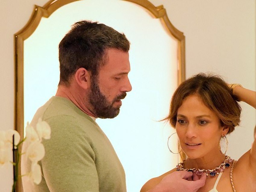 Jennifer Lopez dhe Ben Affleck shihen duke debatuar, gjatë blerjeve për bizhuteri të shtrenjta në St Barts